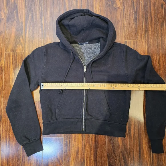 Brandy Melville Black Zip-Up Hoodie - Picture 5 of 8